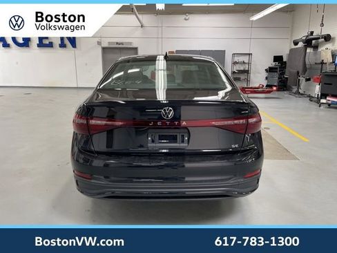 New 2026 Volkswagen Jetta SE FWD image 3