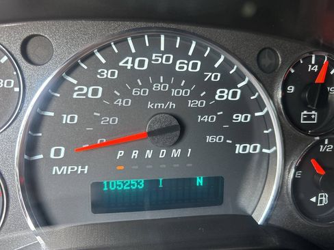 Used 2020 Chevrolet Express 2500 Extended w/ Enhanced Convenience Package RWD image 12