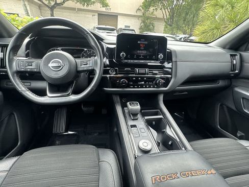 Used 2023 Nissan Pathfinder SV AWD/4WD image 19