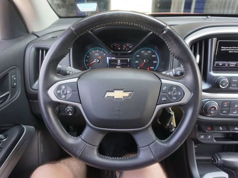Used 2017 Chevrolet Colorado LT AWD/4WD image 3