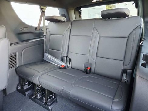 New 2026 Chevrolet Suburban Z71 w/ Comfort Package image 11