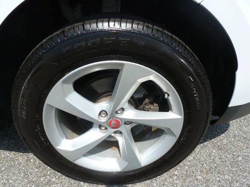 Used 2019 Jaguar F-PACE Premium AWD/4WD image 34
