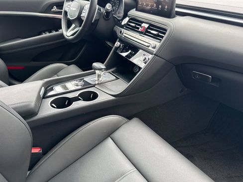 Used 2026 Genesis G70 2.5T RWD image 33