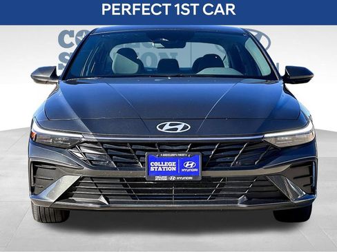 Used 2024 Hyundai Elantra SEL FWD image 9