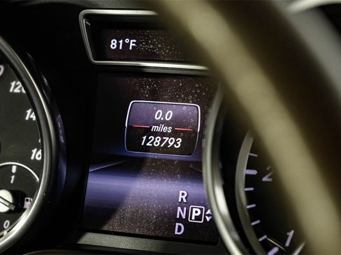 Used 2015 Mercedes-Benz GL 320 BlueTEC 4MATIC image 19