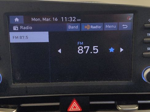 Used 2023 Hyundai Elantra SEL image 25