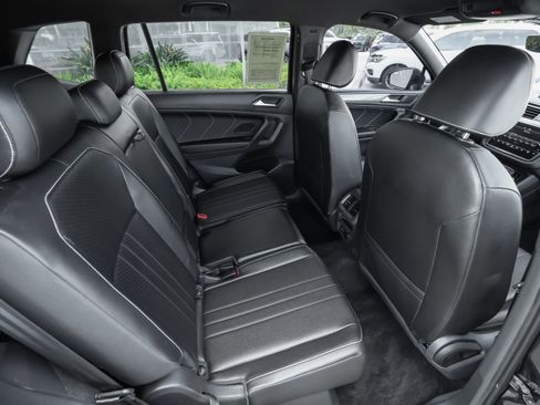 Used 2022 Volkswagen Tiguan SE R-Line image 36