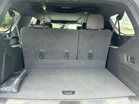 Used 2022 Chevrolet Suburban RST w/ Luxury Package image 9