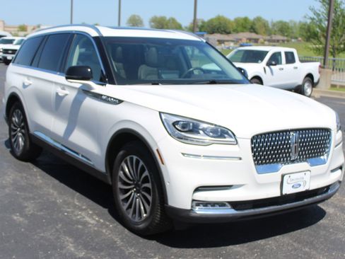 Used 2023 Lincoln Aviator Reserve w/ Equipment Group 201A AWD/4WD image 9