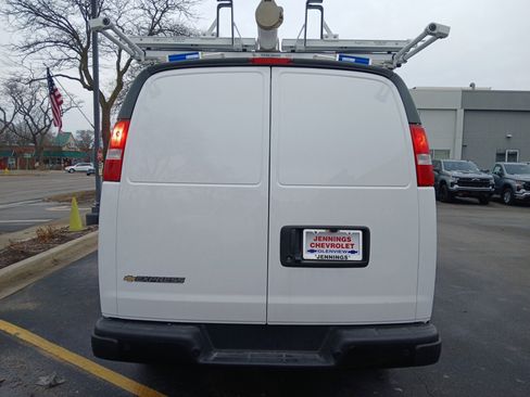 Used 2025 Chevrolet Express 2500 Extended w/ Communications Package image 21