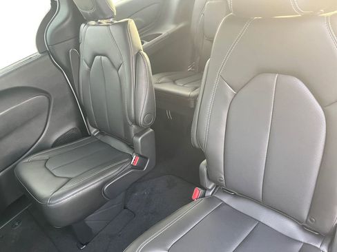 New 2026 Chrysler Pacifica Select image 22