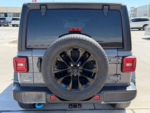 Used 2023 Jeep Wrangler Unlimited Sahara AWD/4WD image 7