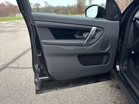 New 2025 Land Rover Discovery Sport S image 10