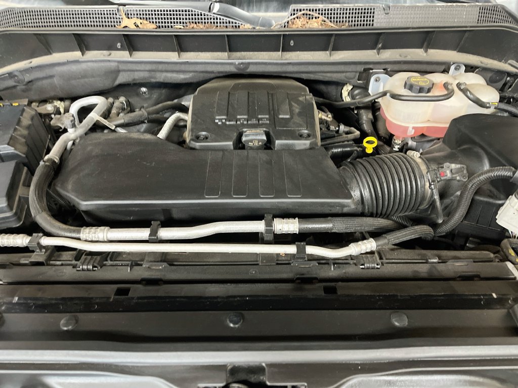 Used 2025 Chevrolet Silverado 1500 LT AWD/4WD image 31