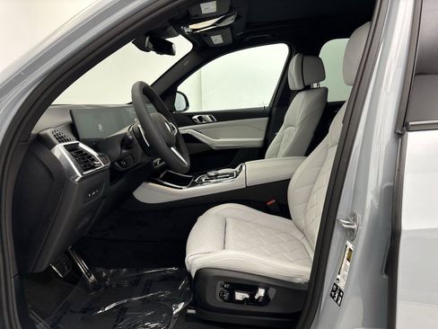 New 2026 BMW X5 xDrive40i w/ M Sport Package AWD/4WD image 25