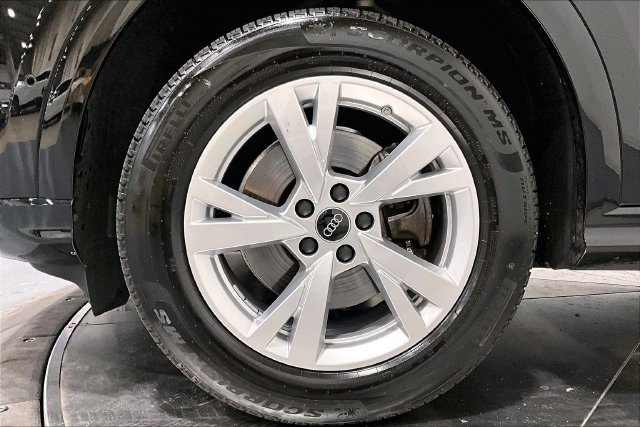 Used 2025 Audi Q5 Premium w/ Convenience Package AWD/4WD image 5