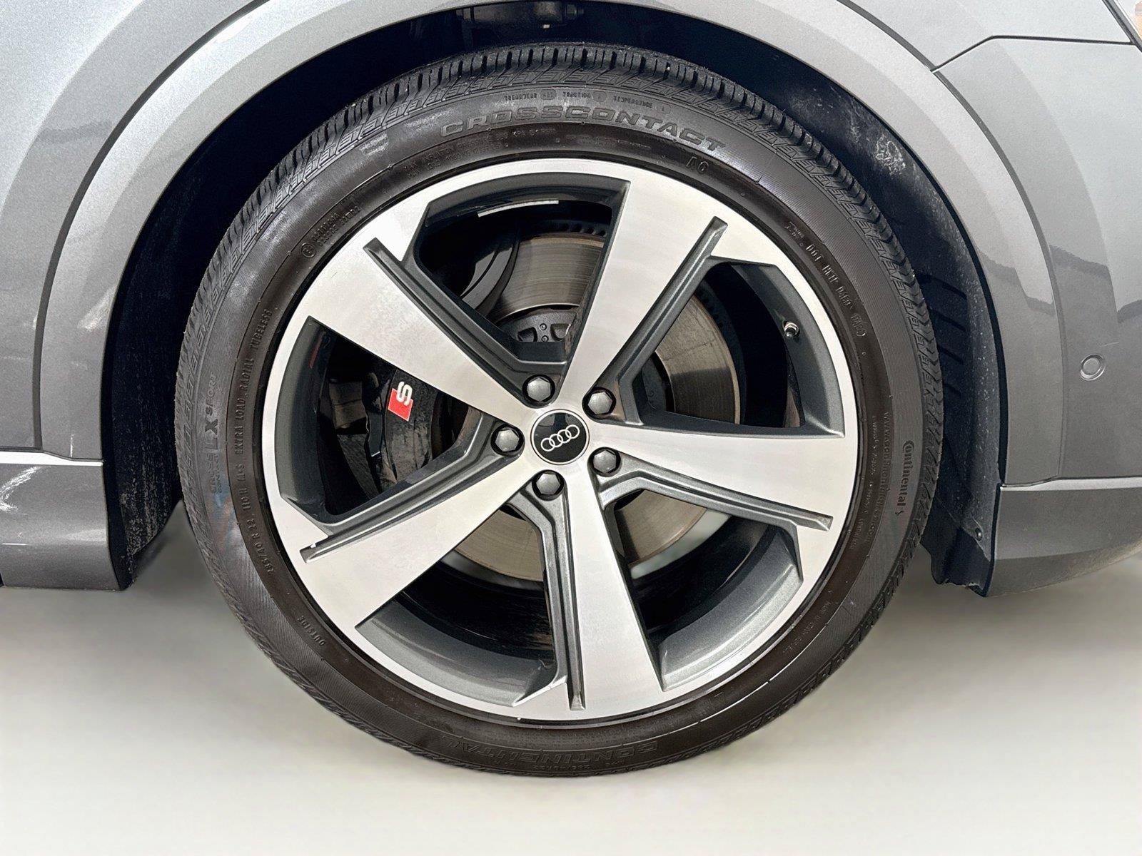 Used 2024 Audi SQ8 Prestige AWD/4WD image 36