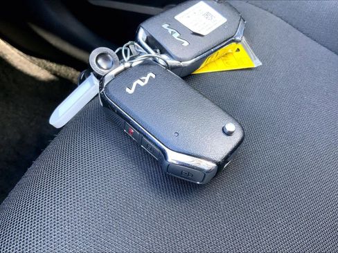 Used 2023 Kia Sportage LX AWD/4WD image 15