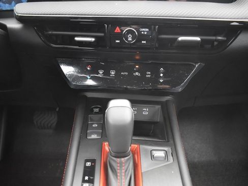 New 2026 Nissan Kicks SR FWD image 11