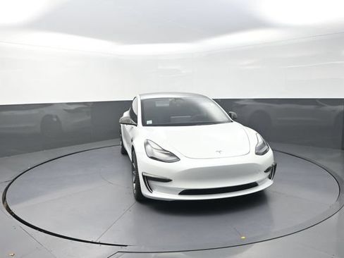 Used 2022 Tesla Model 3 Long Range AWD/4WD image 25