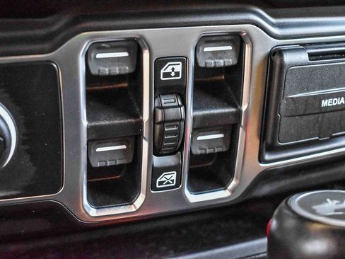 Used 2022 Jeep Wrangler Unlimited Sahara w/ Safety Group image 18