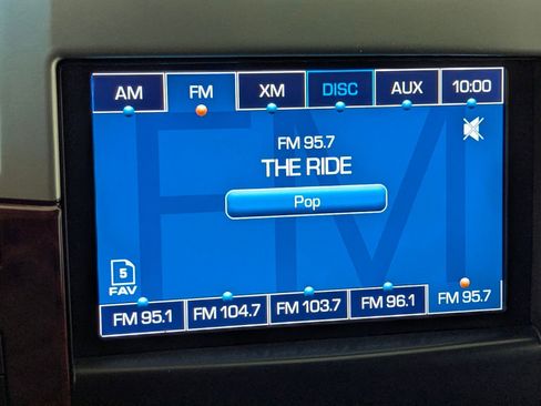 Used 2014 Cadillac Escalade ESV Luxury image 27