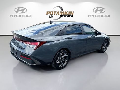 Certified 2025 Hyundai Elantra Sport image 5