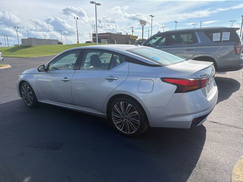 Used 2023 Nissan Altima 2.5 SL FWD image 8