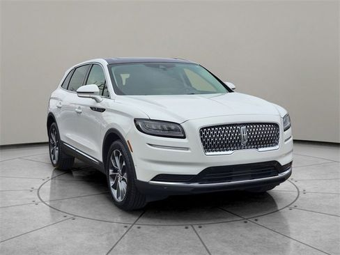 Certified 2022 Lincoln Nautilus Reserve w/ Equipment Group 201A image 14