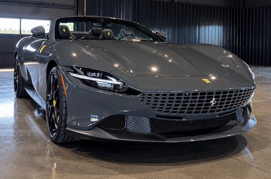 Used 2026 Ferrari Roma Spider RWD image 1