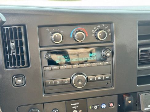 Used 2022 Chevrolet Express 3500 w/ Power Convenience Package RWD image 19