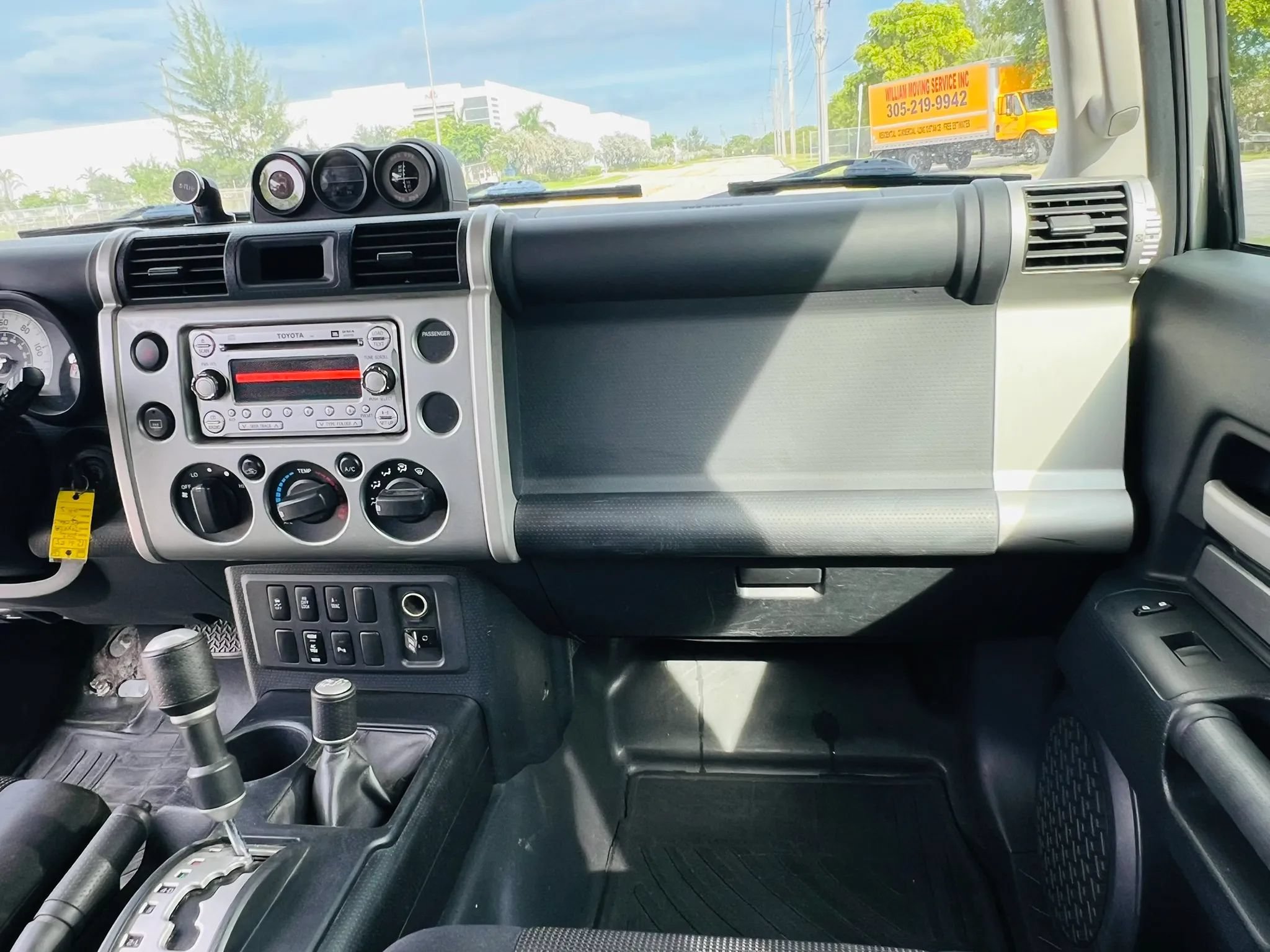 Used 2012 Toyota FJ Cruiser 4WD w/ Upgrade Pkg image 12