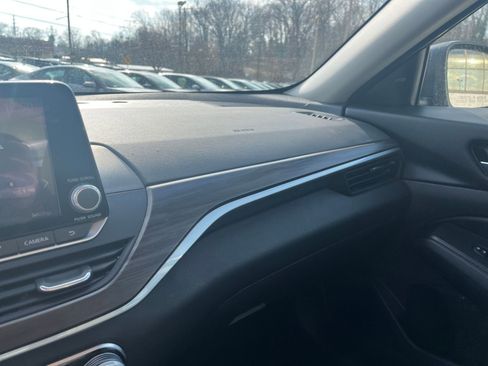Used 2025 Nissan Altima 2.5 SV image 29