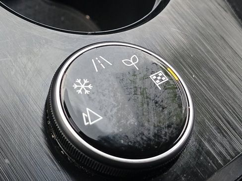 Used 2022 Nissan Rogue SV image 5