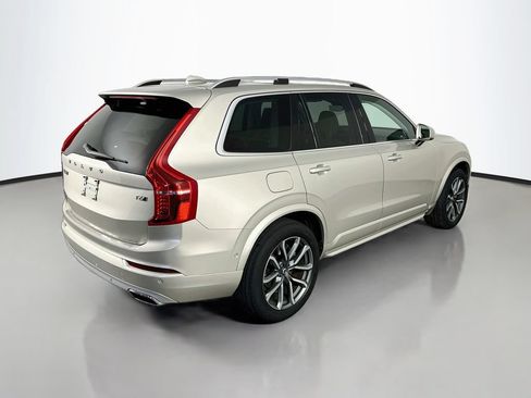 Used 2018 Volvo XC90 T6 Momentum w/ Convenience Package AWD/4WD image 7