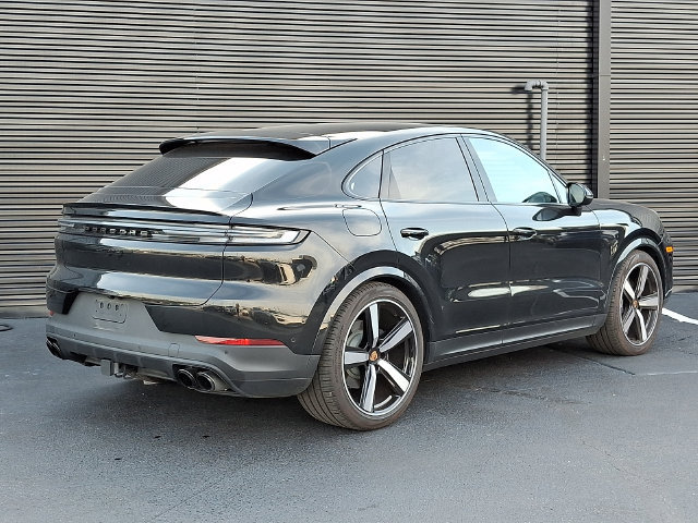 Certified 2025 Porsche Cayenne Coupe AWD/4WD image 7
