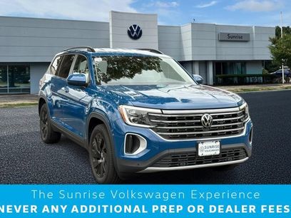 Used 2025 Volkswagen Atlas SE w/ Black Wheel Package