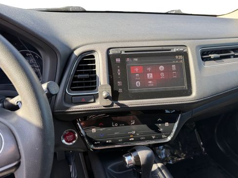 Used 2018 Honda HR-V EX image 12