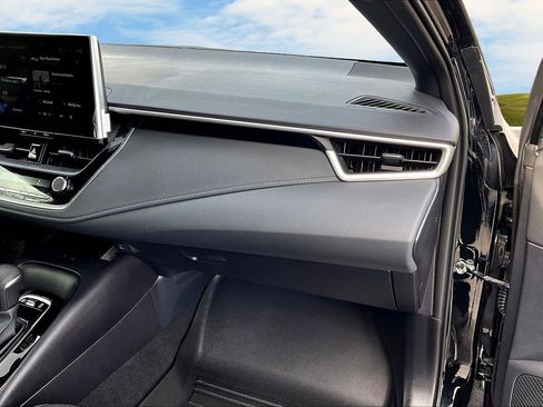 Used 2025 Toyota Corolla SE image 17