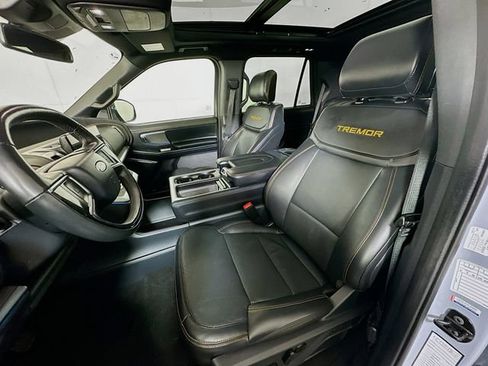 Used 2025 Ford Expedition Tremor AWD/4WD image 30