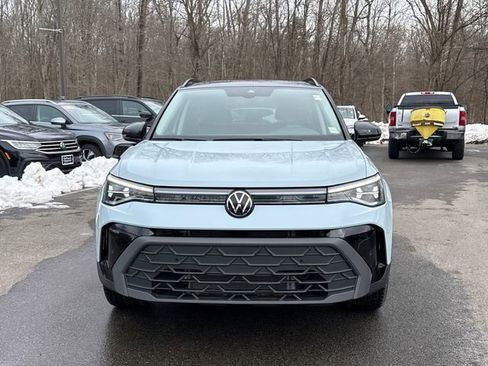 Certified 2025 Volkswagen Taos SE image 8