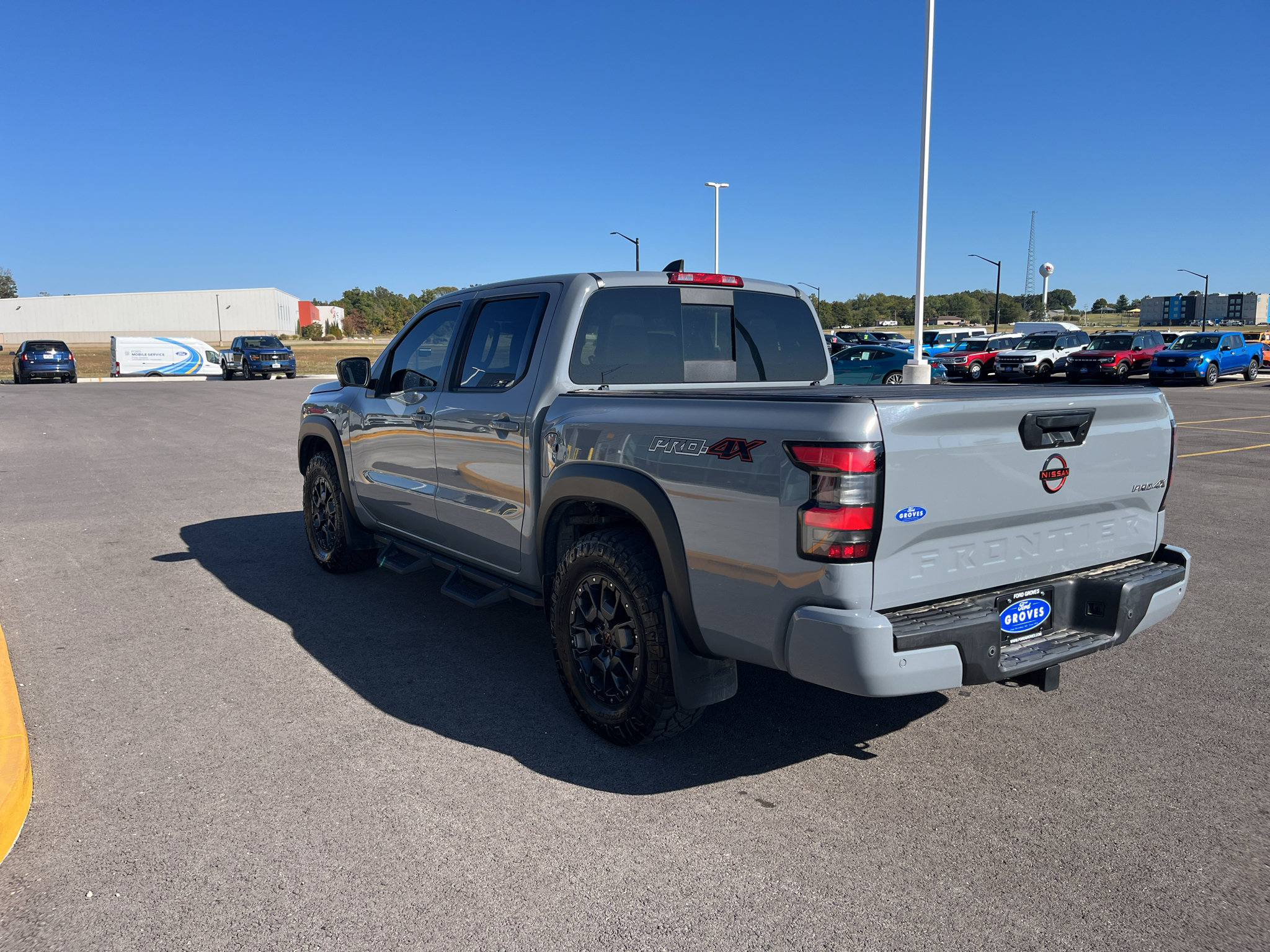 Used 2023 Nissan Frontier PRO-4X w/ Pro-4X Premium Package AWD/4WD image 7