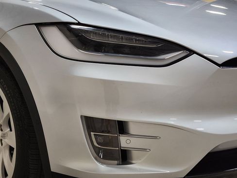 Used 2018 Tesla Model X 75D image 13