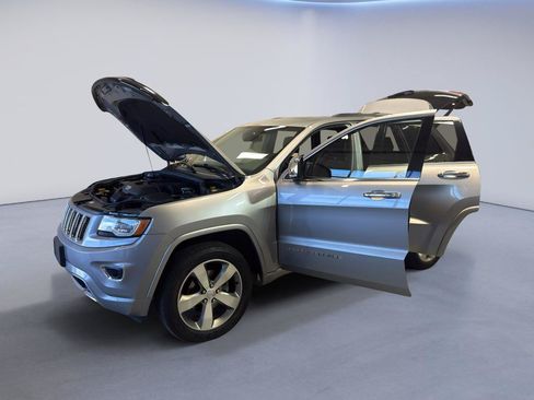 Used 2014 Jeep Grand Cherokee Overland AWD/4WD image 11