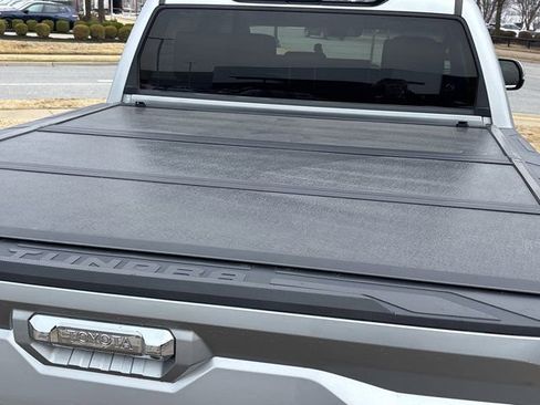 Used 2022 Toyota Tundra Limited image 6