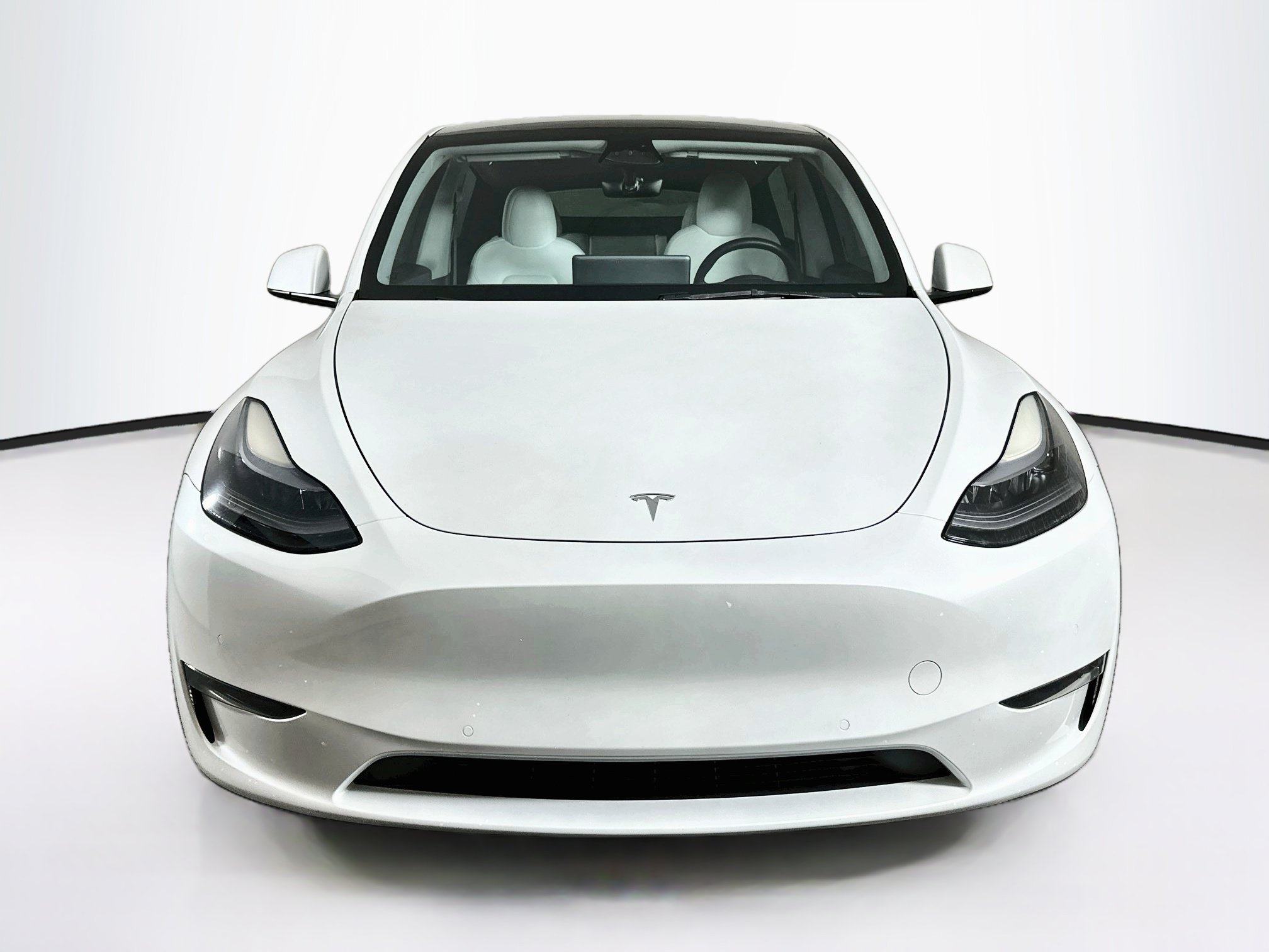 Used 2022 Tesla Model Y Long Range AWD/4WD image 2