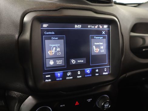 Used 2018 Jeep Renegade Trailhawk w/ UConnect 8.4 Nav Group image 7