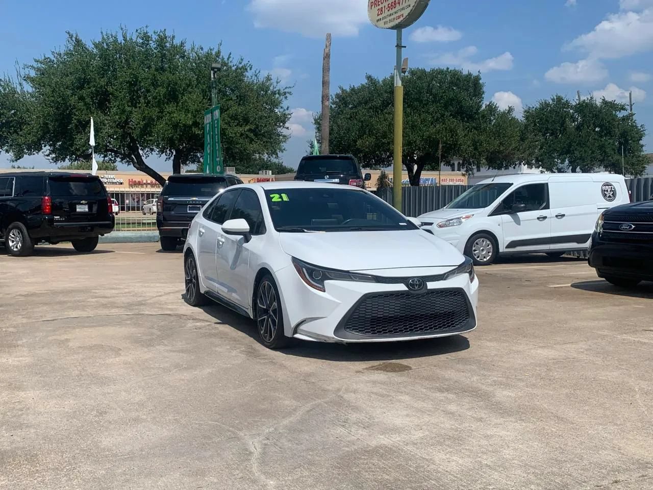 Used 2021 Toyota Corolla SE FWD image 3
