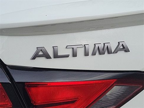 Used 2024 Nissan Altima 2.0 SR image 28