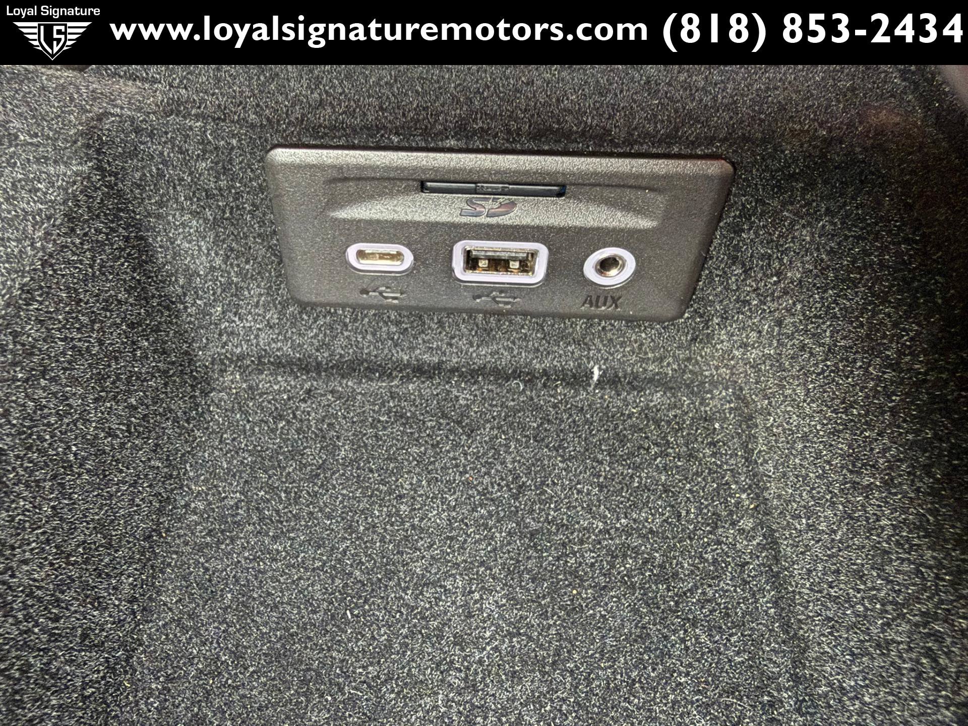 Used 2022 Chevrolet Corvette Stingray Premium Cpe w/ Z51 Performance Package RWD image 37
